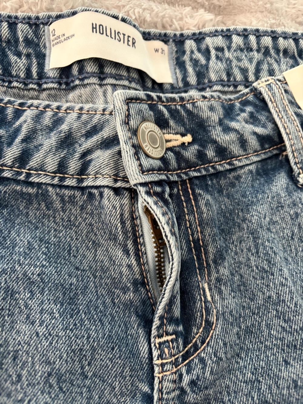 Hollister Women's Ultra Low-Rise Medium Wash Denim Mini Shorts - 12 - Picture 5 of 7